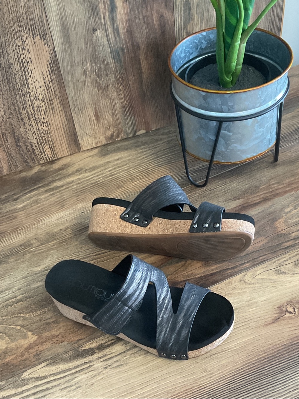 Boutique by Corky's Zipadee Wedge Black/Metallic Sandals
